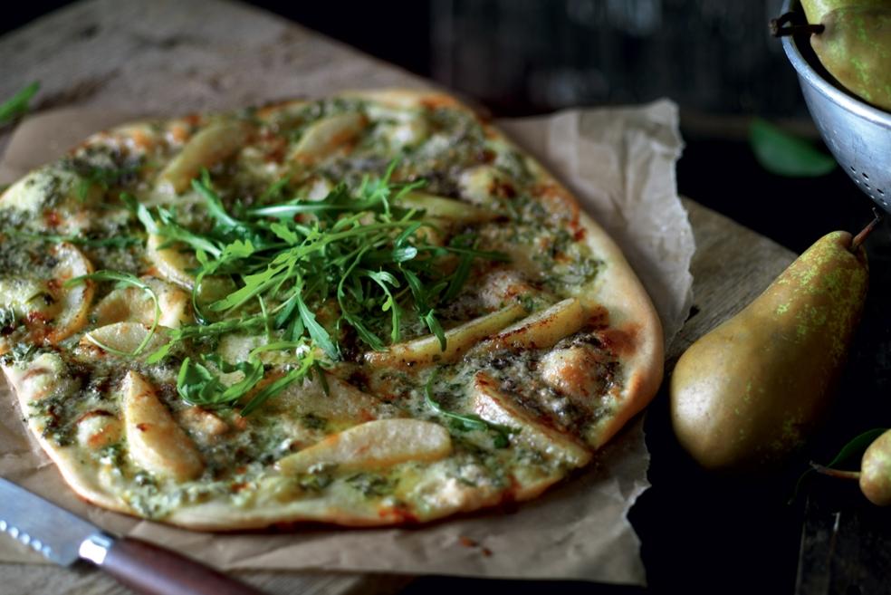 Pizza à la poire, roquefort et roquette