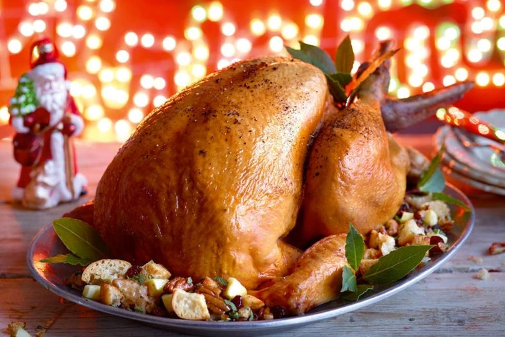 Dinde de Noël aux noix de pécan et canneberges