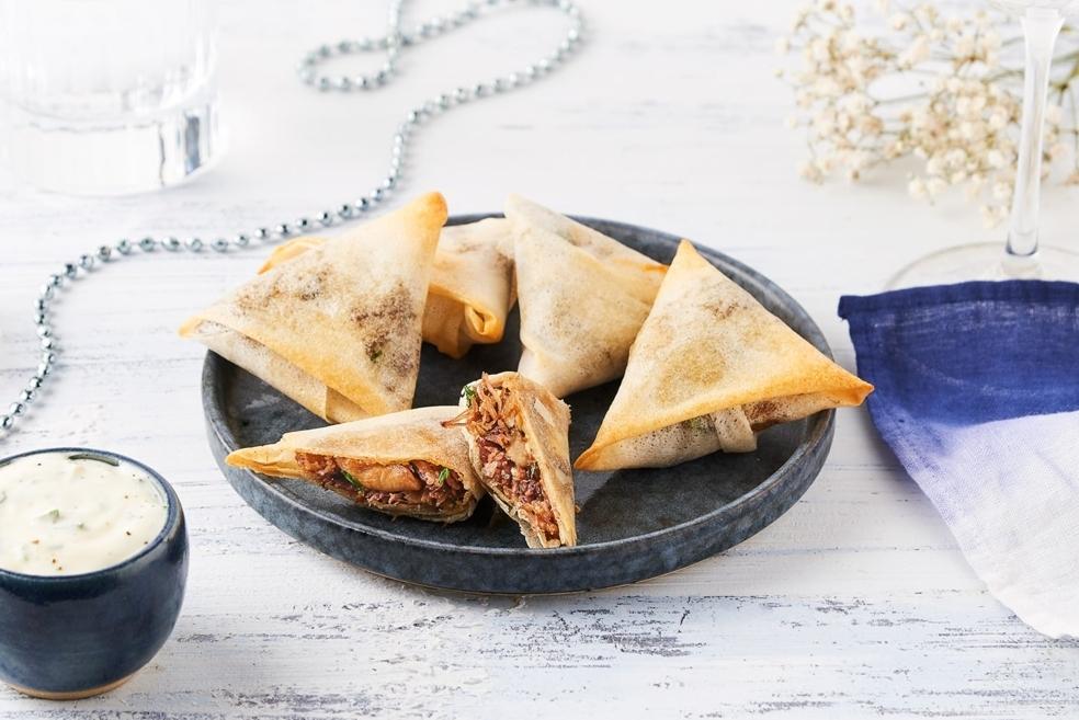 Feuilletés en brick de confit de canard et cèpes