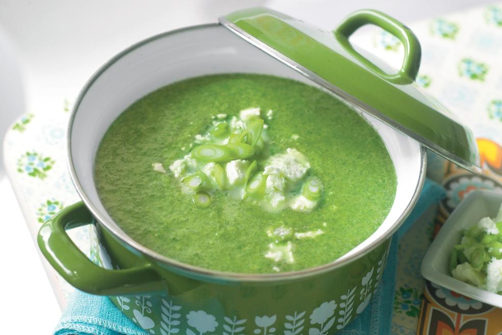 Soupe aux épinards et feta