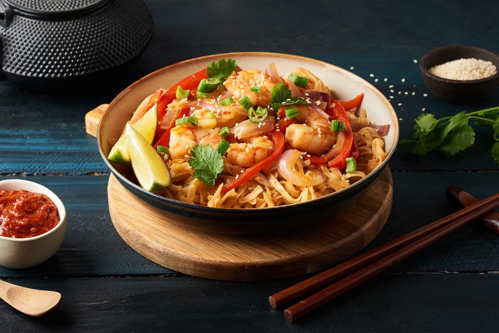 Wok de nouilles épicé aux gambas