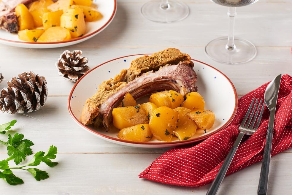 Carré d’agneau en croûtes d’herbes et navets boule d’or