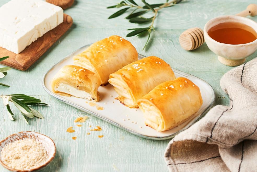 Feuilletés à la feta miel et sésame