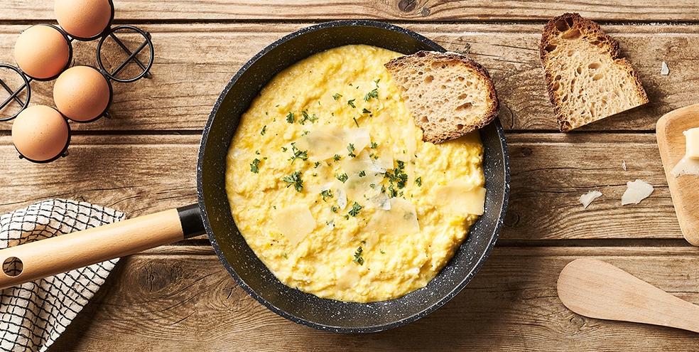 Œufs brouillés au parmesan