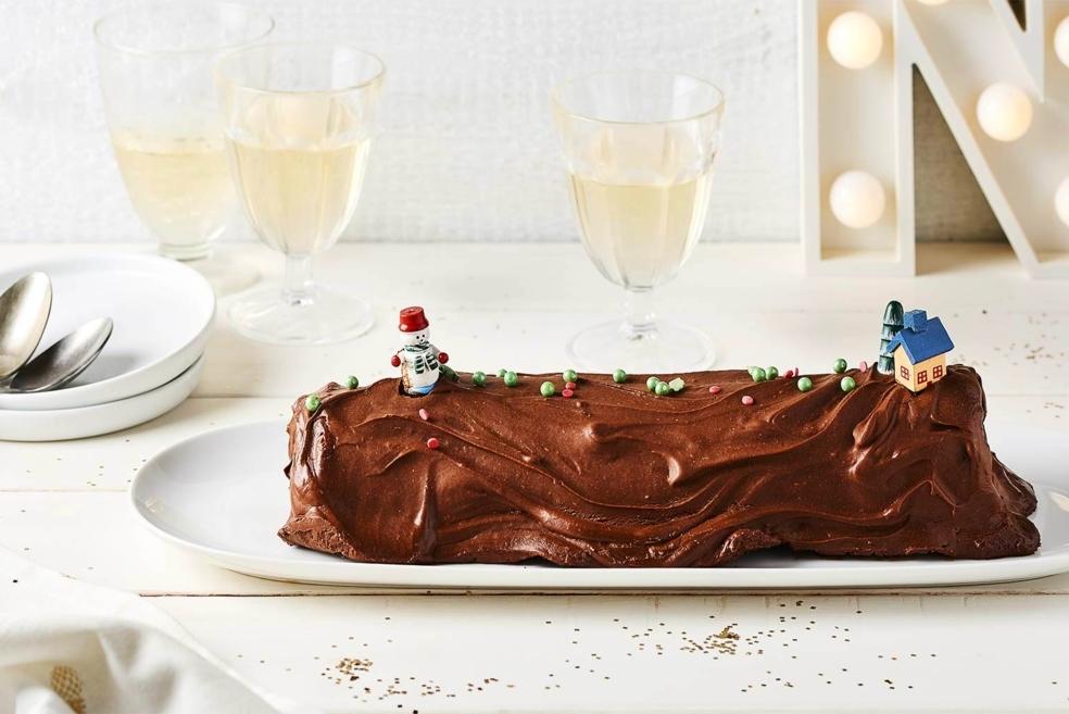 Bûche de Noël roulée au chocolat noir et praliné