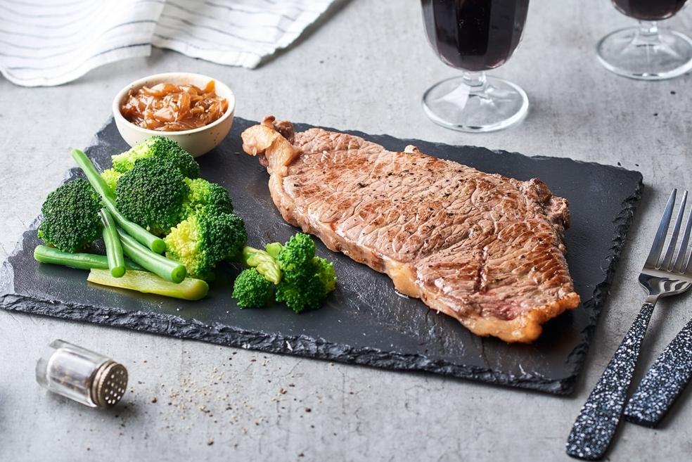 Faux filet de bœuf et fondue d’oignons