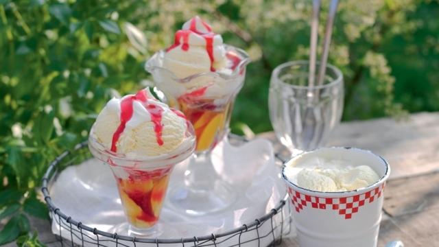 Coupe glacée aux nectarines façon Melba