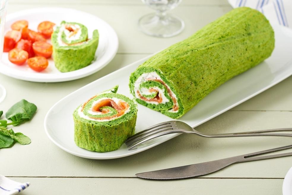 Roulé salé au cresson, truite fumée et fromage frais citronné