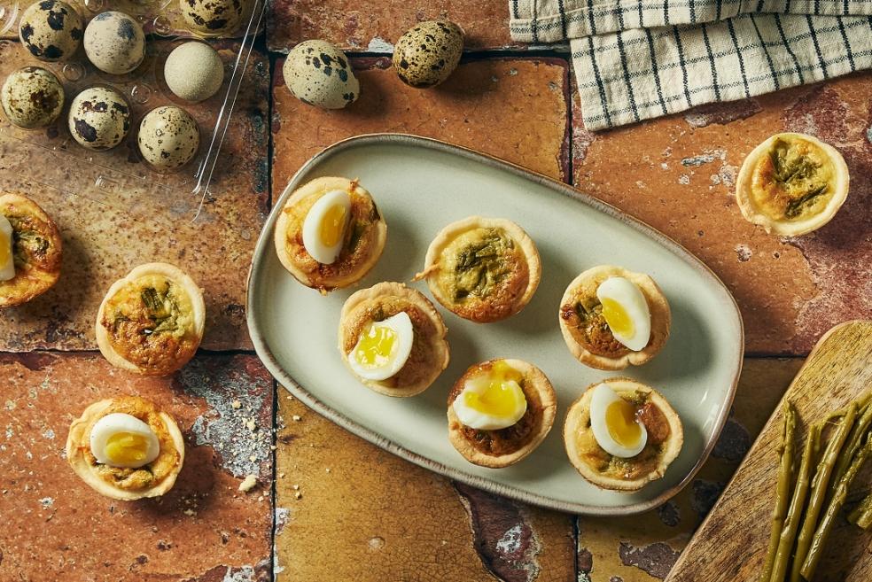 Mini quiches asperges et œufs de caille