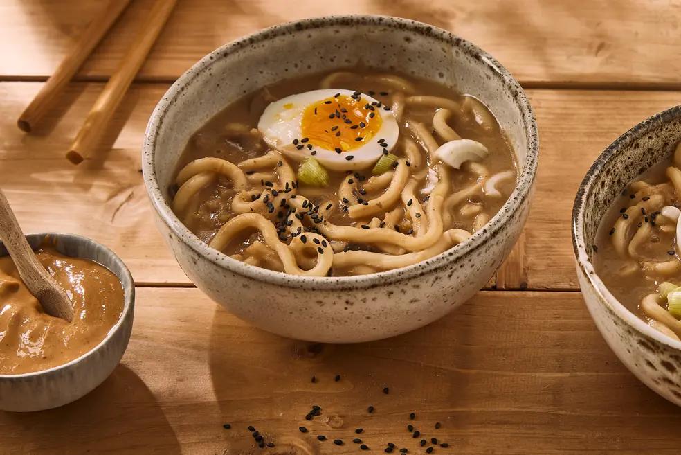 Ramen au beurre de cacahuètes