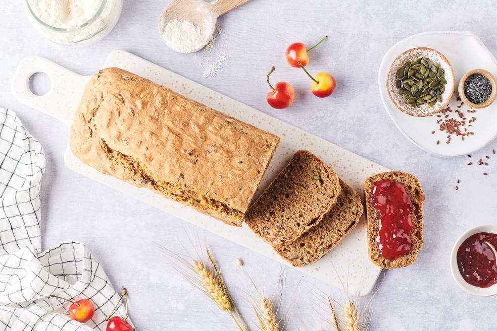 Pain d'épeautre aux graines