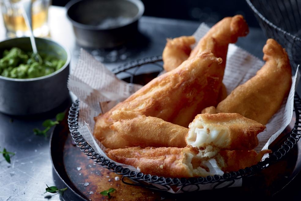 Poisson frit accompagné de purée de pois