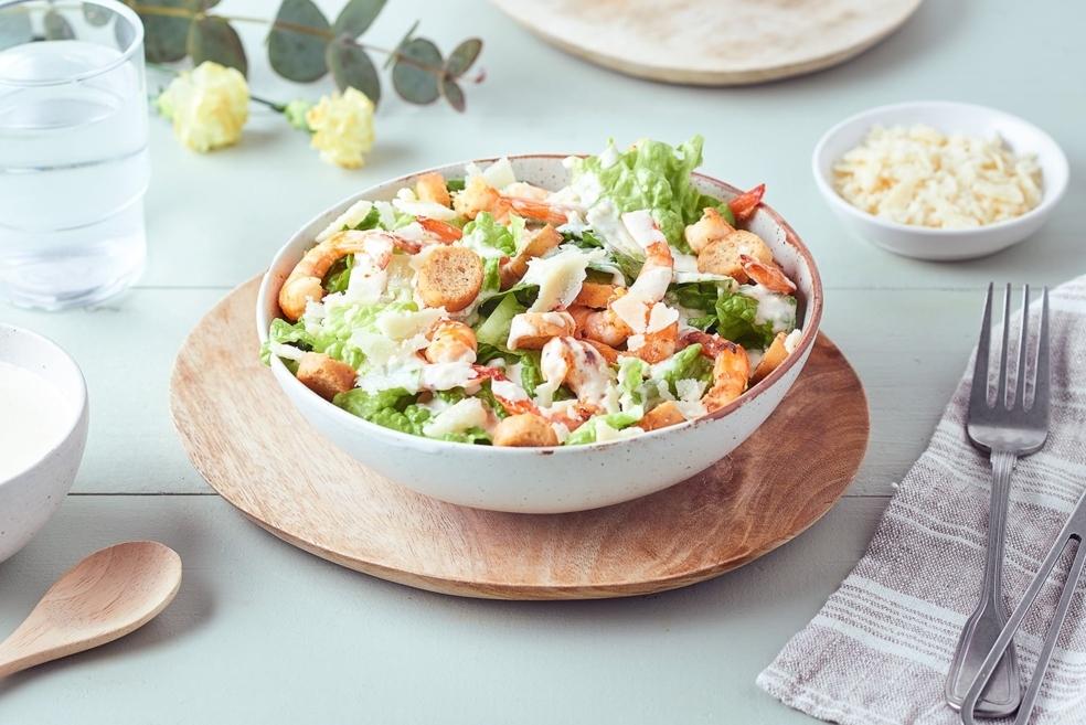 Salade Caesar aux crevettes grillées