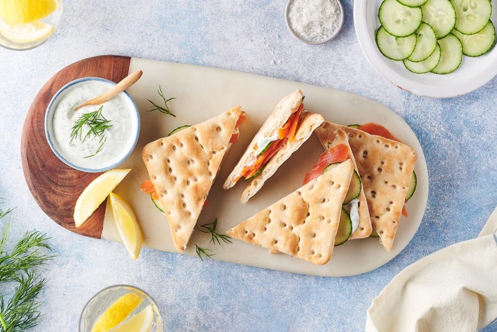 Sandwich suédois au saumon fumé