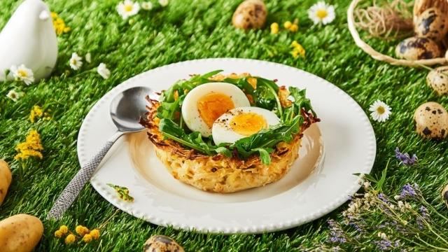 Nid de pâques en pommes de terre et œufs durs