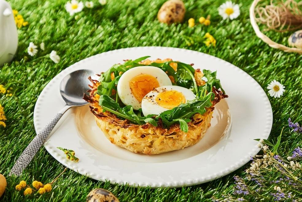 Nid de pâques en pommes de terre et œufs durs