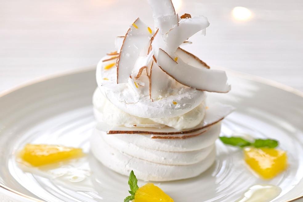 Pavlova clémentine & éclats de coco