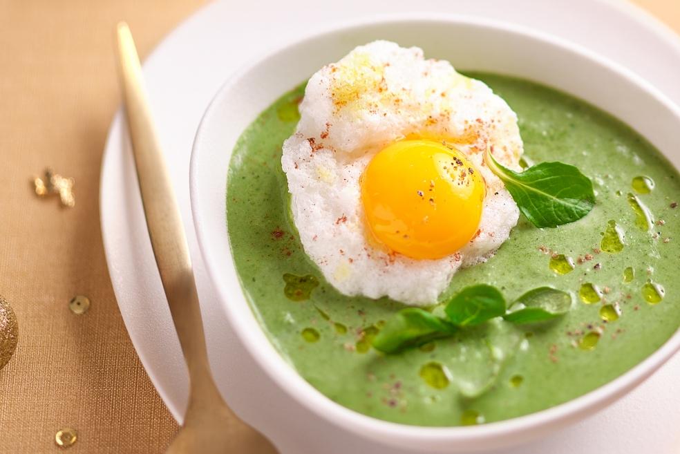 Iles flottantes en velouté de mâche