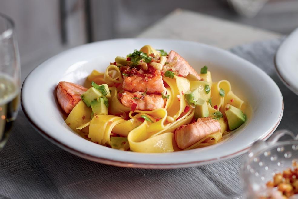 Tagliatelles au saumon et avocat