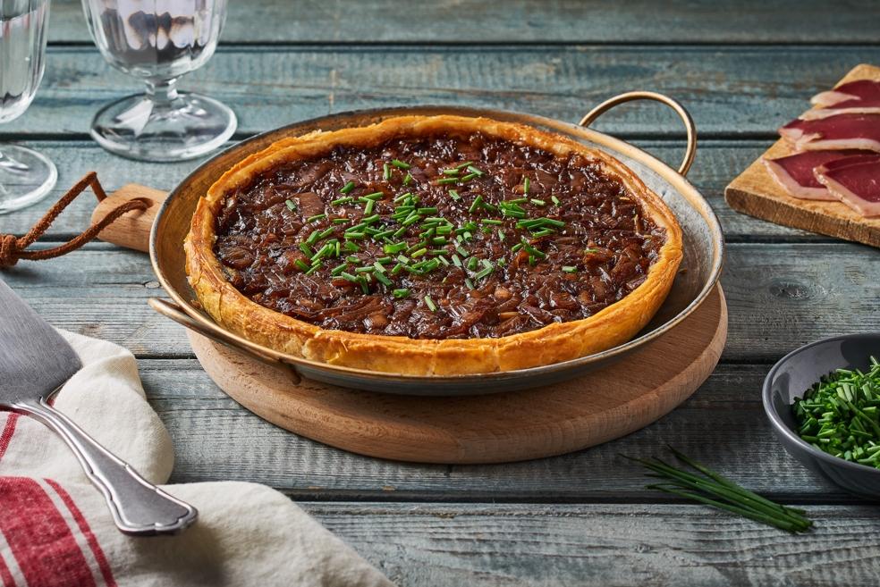 Tatin d'échalotes, magret fumé et fines herbes