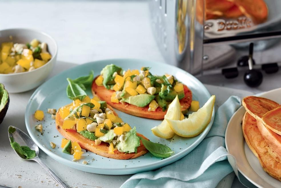Patate douce façon toast aux poivrons et avocat