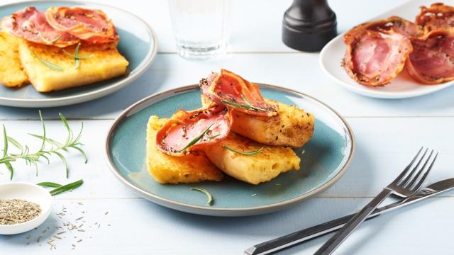 Pain perdu au beurre de romarin, pancetta grillée