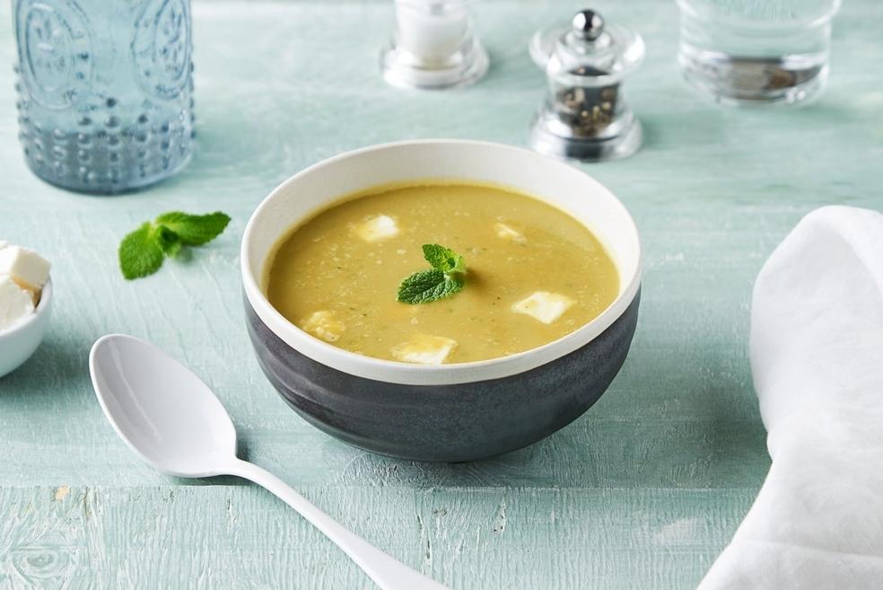 Velouté de petits pois à la menthe et féta