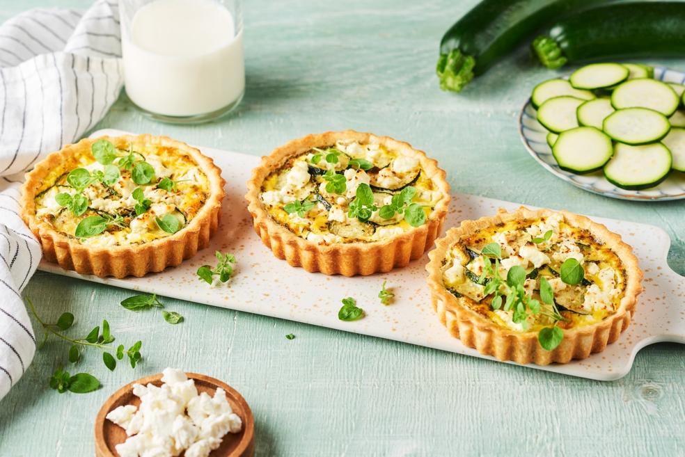 Mini quiches courgette, chèvre frais et origan