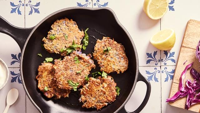 Galettes de chou-rouge et carottes au yaourt