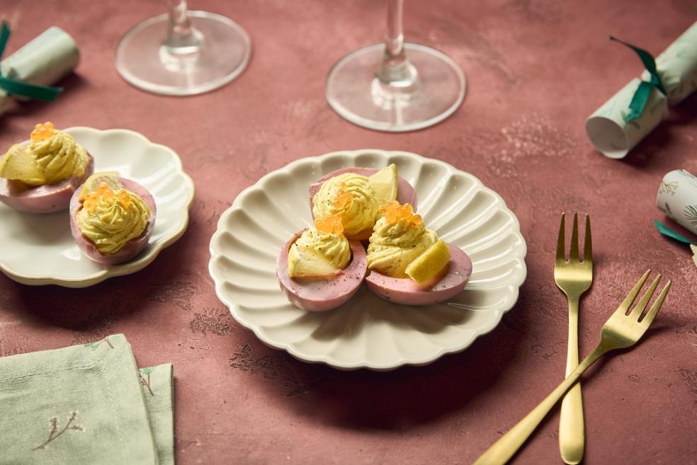 Œufs mimosa à la betterave