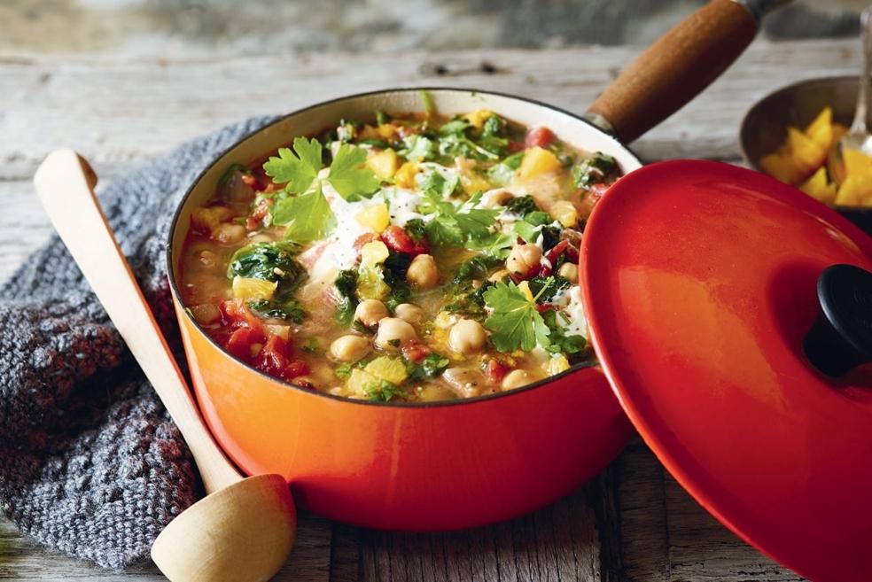 Soupe aux pois chiches, épinards et tomates