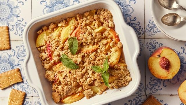 Crumble de pêches aux petits beurres