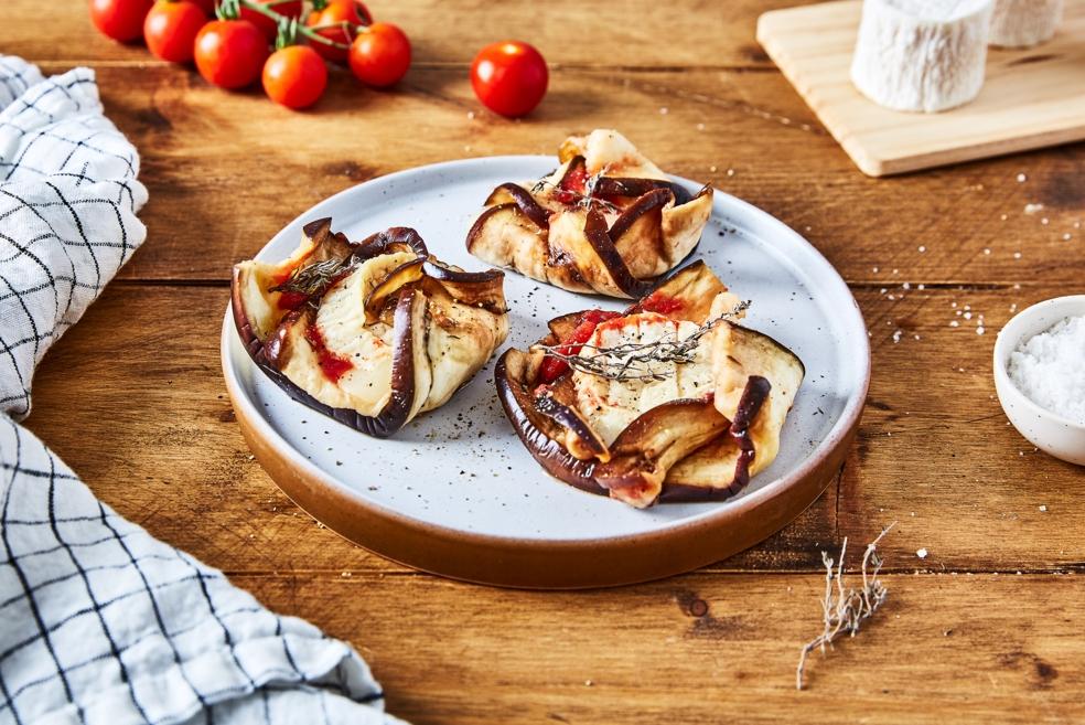 Fromage de chèvre en papillote d'aubergines et thym