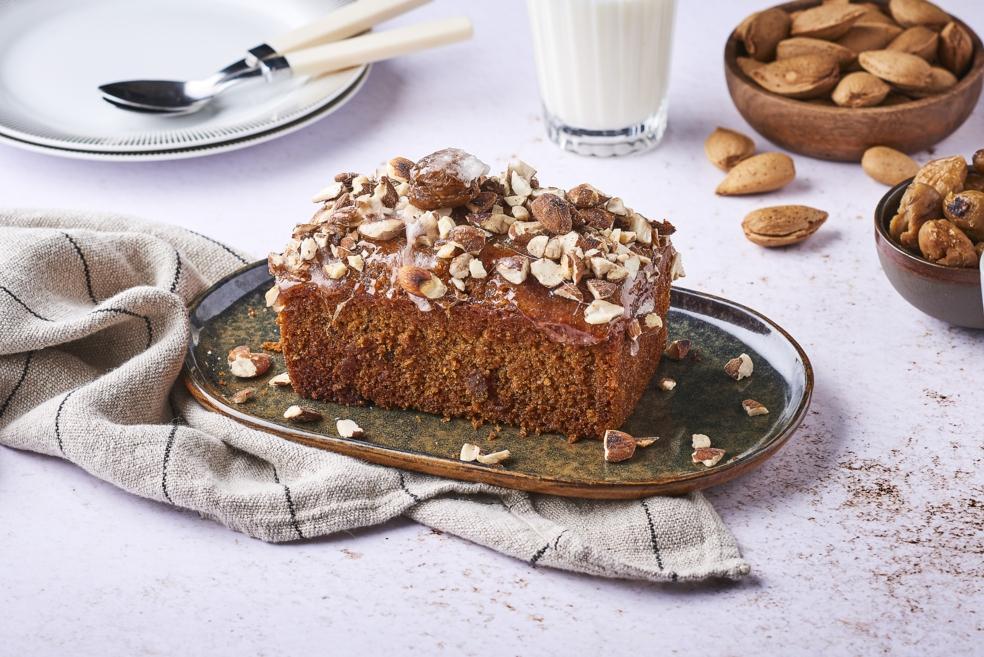 Pain d'épices marrons glacés et amandes