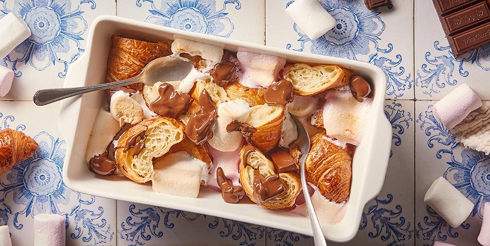 Gratin de croissants, chamallows, chocolat