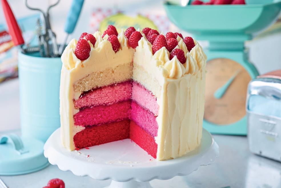 Pink rainbow cake à la framboise