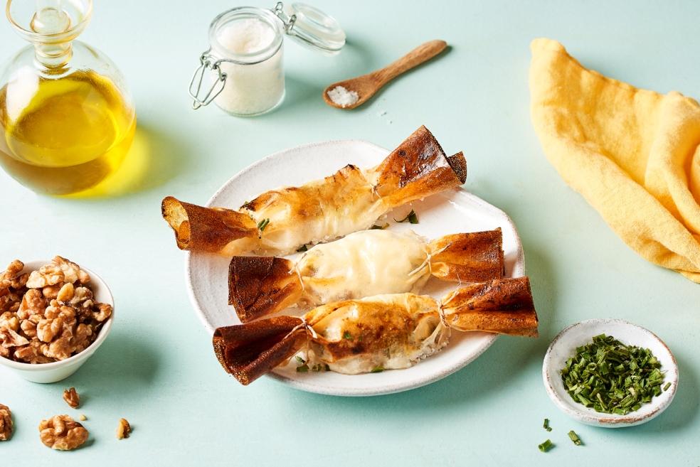 Bonbons au chèvre frais, ciboulette et noix