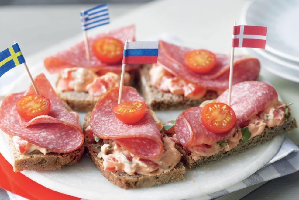 Tartines aux tomates et salami