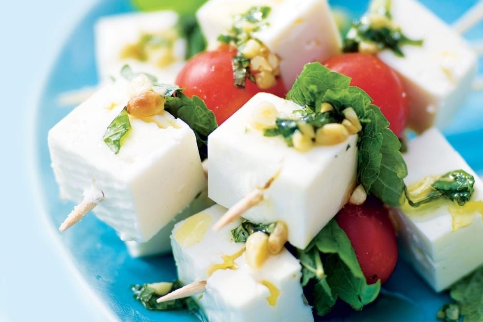 Brochettes de feta et tomates cerise