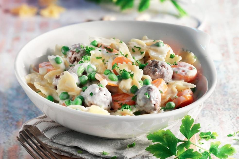 Farfalle aux légumes et aux boulettes de viande au Monsieur Cuisine