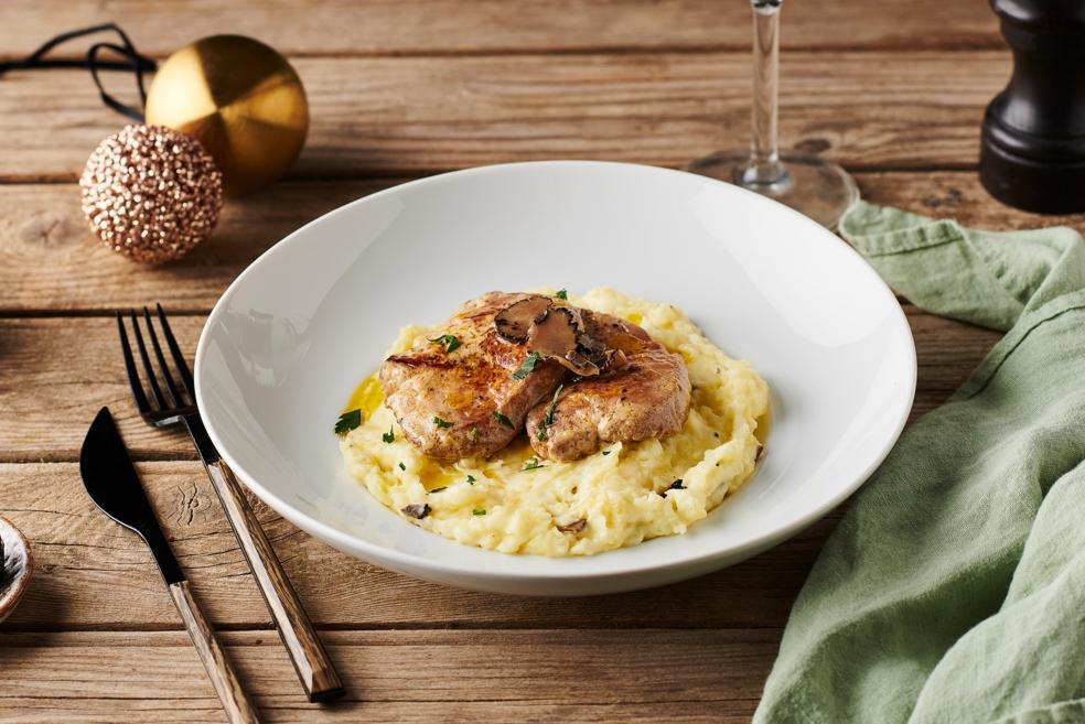 Escalopes de foie gras poêlées et purée à la truffe