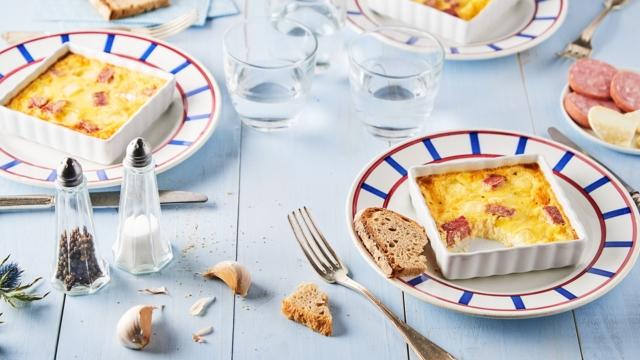 Clafoutis au Saint-Marcellin et saucisson à l’ail