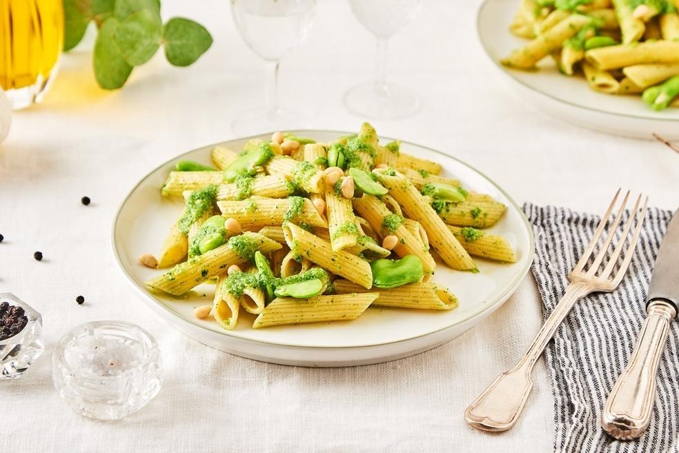 Penne aux fèves et pesto au basilic