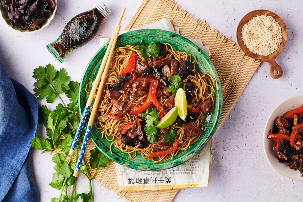 Nouilles sautées au canard caramélisé