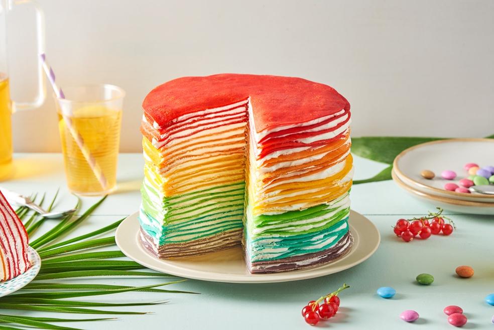 Gâteau de crêpes arc en ciel
