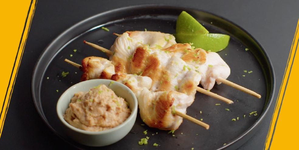 Brochettes de poulet sauce satay