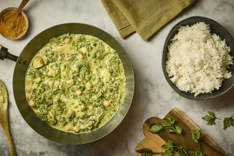 Curry de poulet aux pois chiches et aux épinards