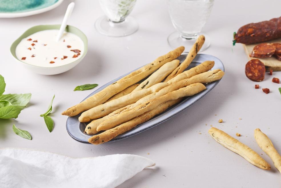 Gressinis basilic et chorizo et crème de parmesan