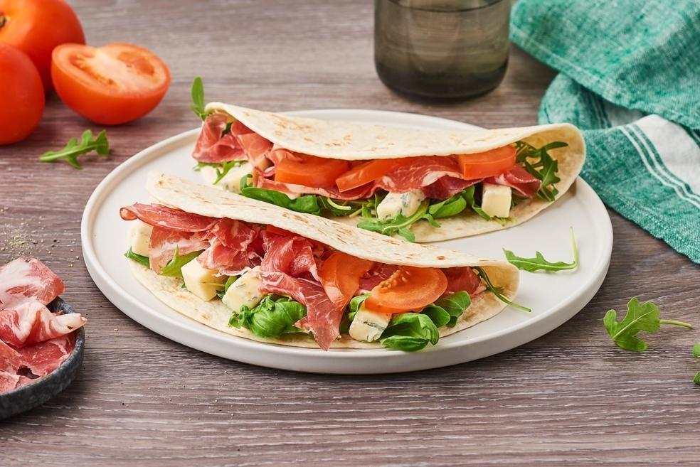 Piadina purée de tomates, coppa et gorgonzola