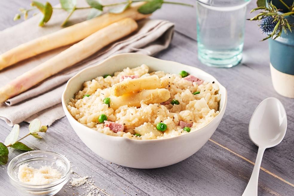 Risotto aux petits pois, jambon et asperges